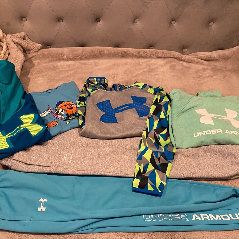 Boys Under Armour Jogger Lot EUC